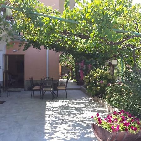 Guesthouse Familija Tariba Supetarska Draga Dış mekan fotoğraf