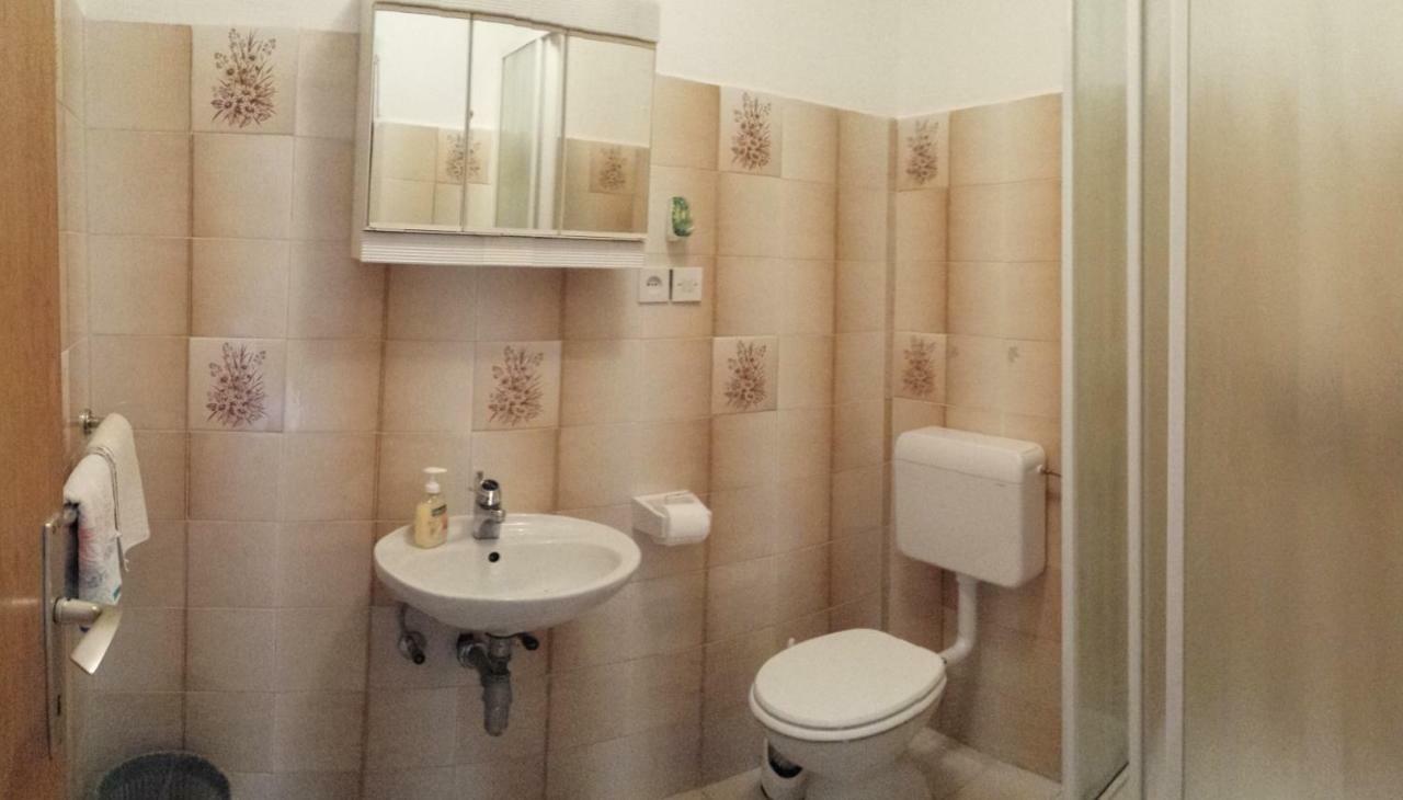 Guesthouse Familija Tariba Supetarska Draga Dış mekan fotoğraf