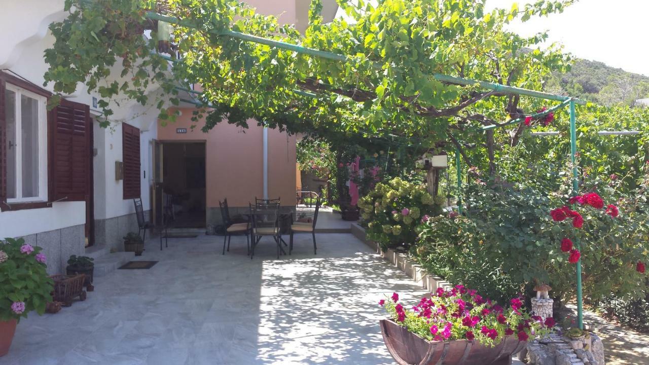 Guesthouse Familija Tariba Supetarska Draga Dış mekan fotoğraf