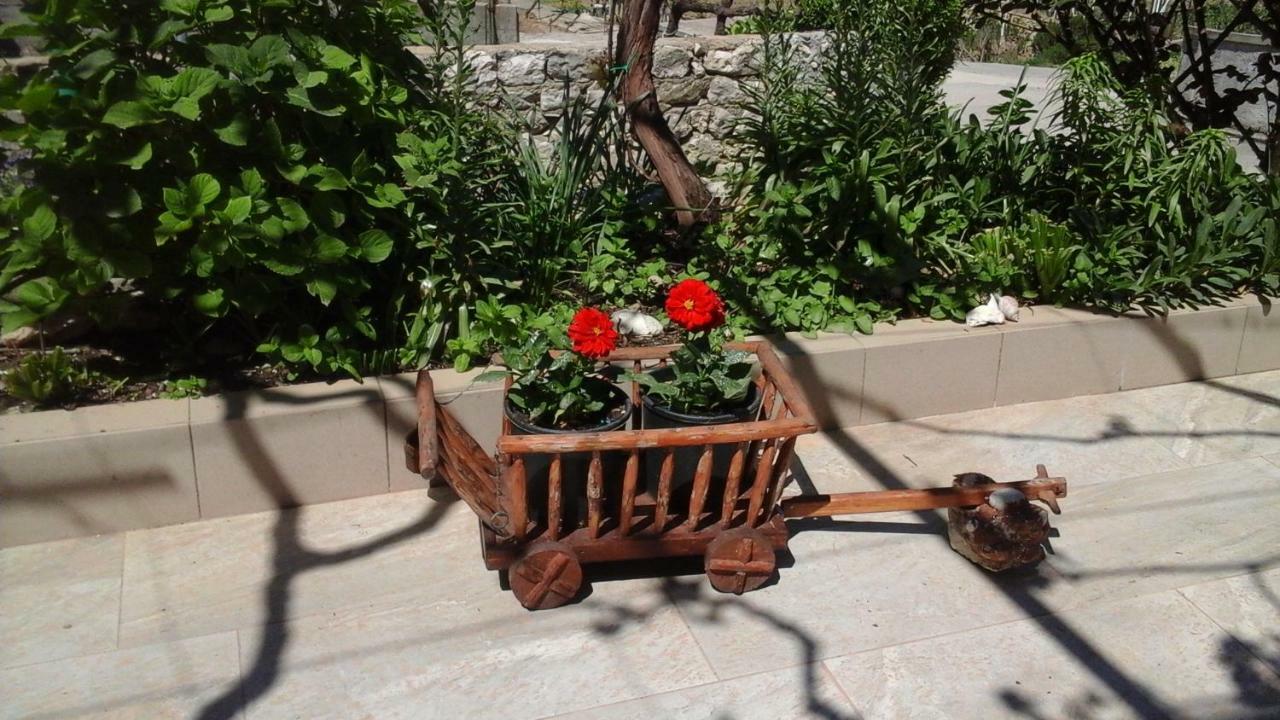Guesthouse Familija Tariba Supetarska Draga Dış mekan fotoğraf